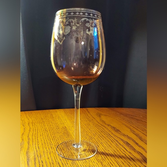 AMETHYST Crystal Wine Glasses with Gold Trim - Picture 3 of 9